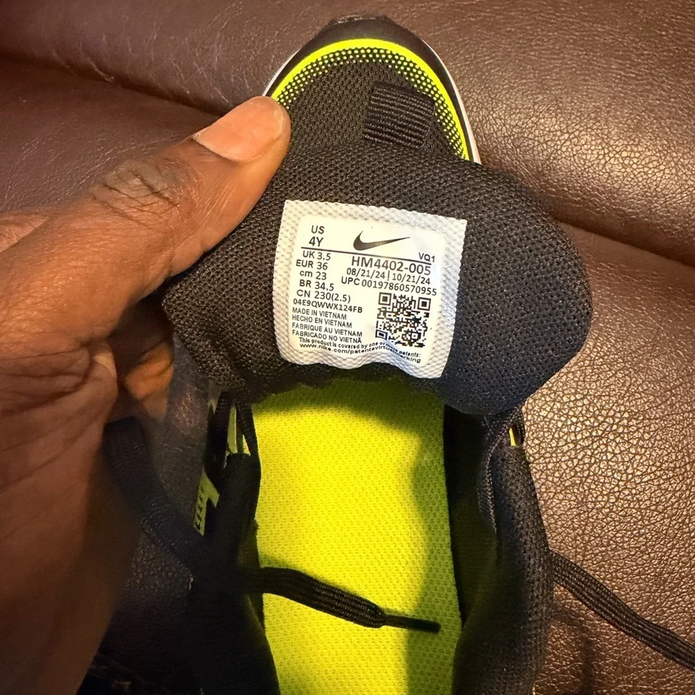 Nike kids Black and Volt Low-Top Running Sneakers